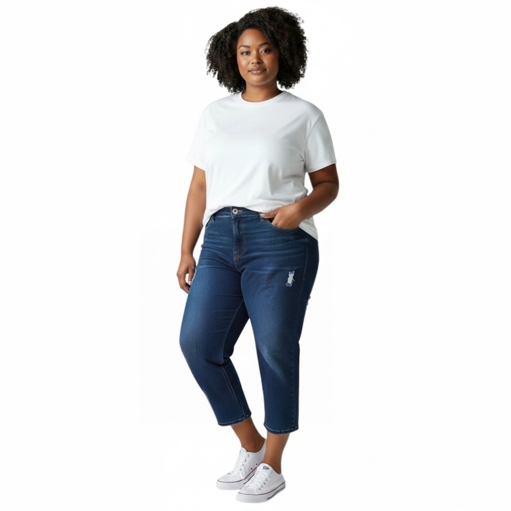 Silver Jeans Co Suki Capri Women's 22 Dark Wash Distressed Stretch Denim Cropped